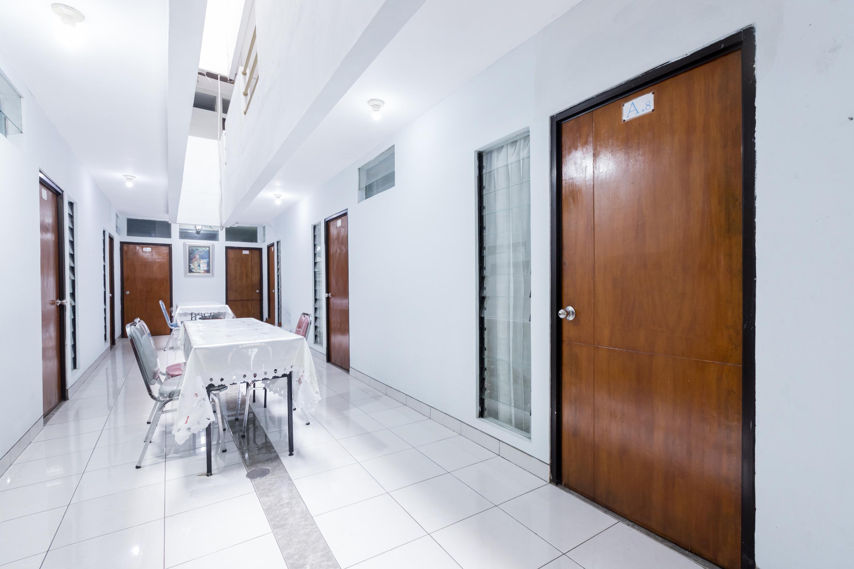Super Oyo 1516 Cemara Gading Syariah Hotel Bogor Ngoại thất bức ảnh